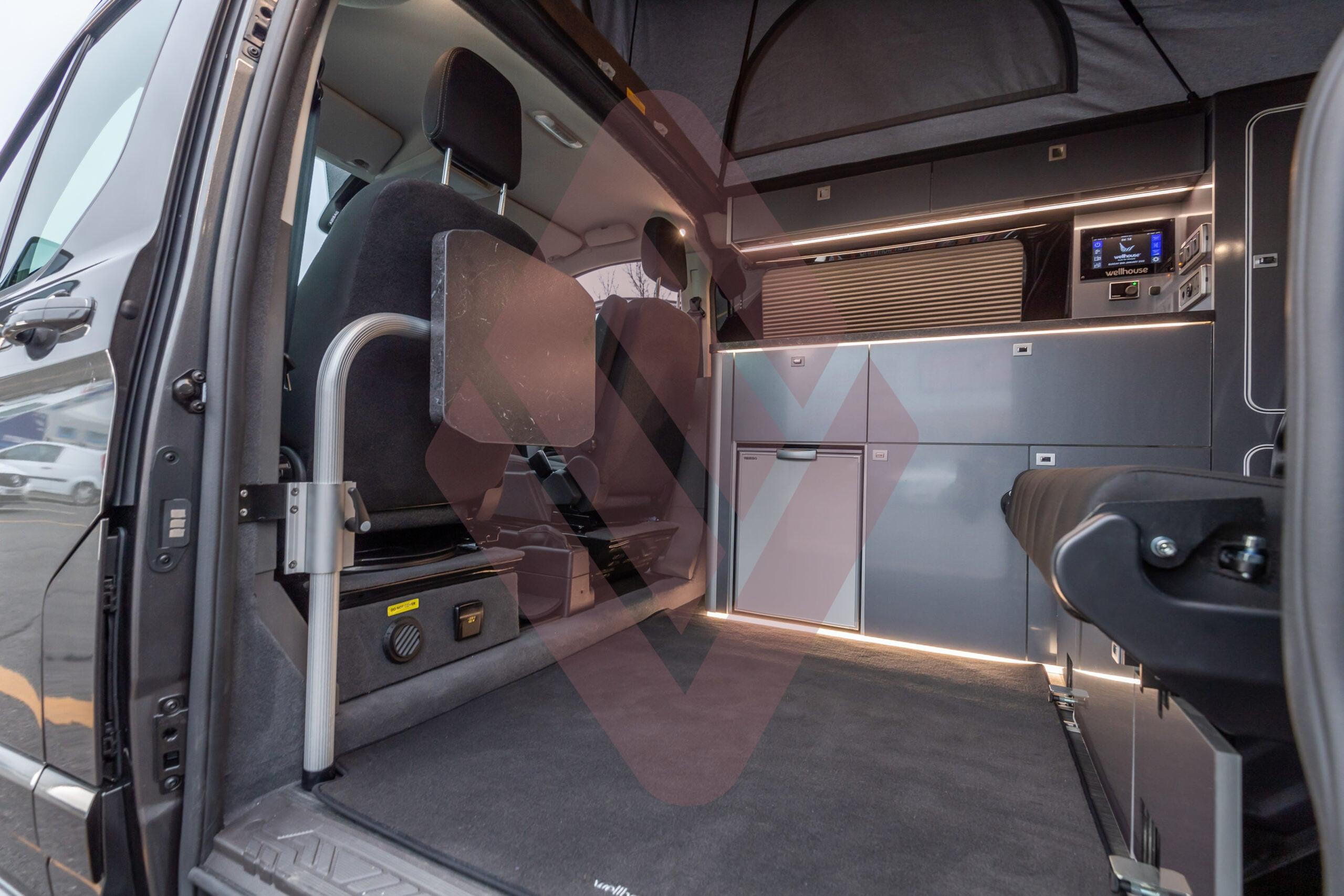 Ford Transit Custom | Window Pod® D | LWB Offside Rear Quarter (Fixed Window)