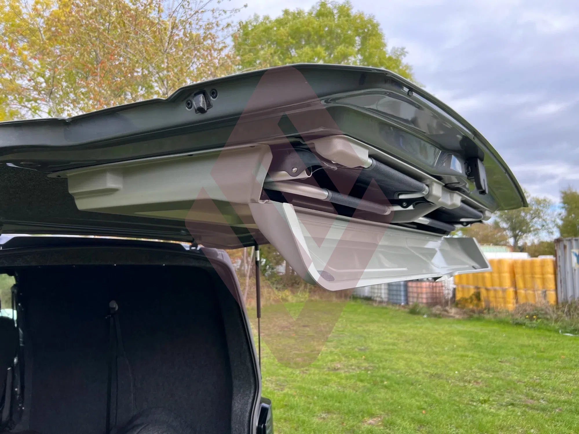 Vanshades Tailgate Chair Pod